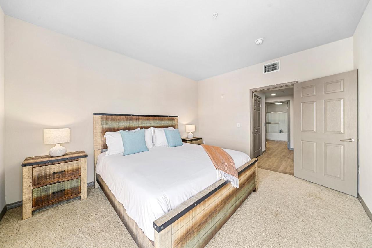 Marina View 2br Apt, Steps To W Gym, Pool & Parking