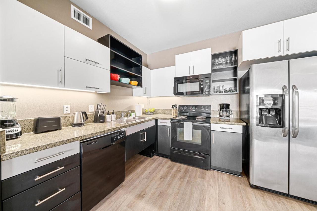 Apartment Marina View 2br Apt, Steps To W Gym, Pool & Parking Los Angeles
