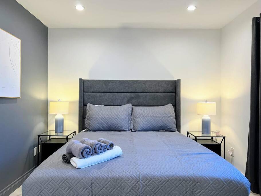 Hollywood Black Habitat Holiday home Los Angeles