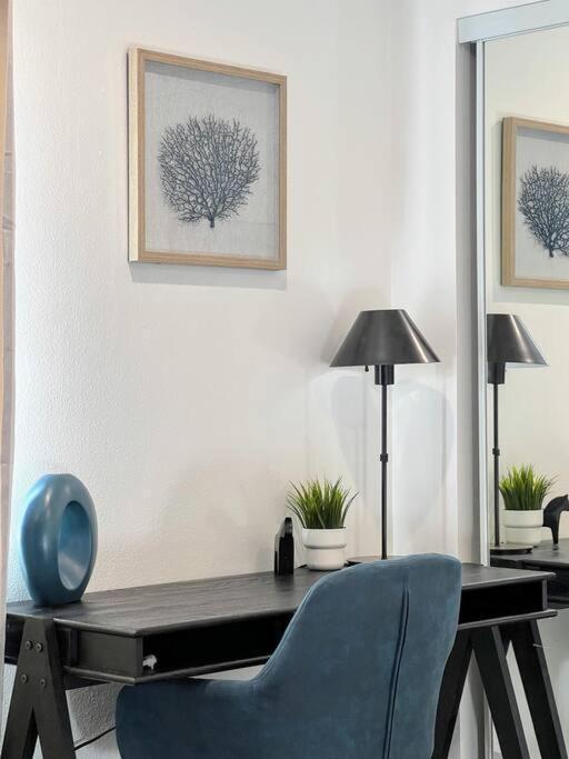 Hollywood Blue Habitat Holiday home