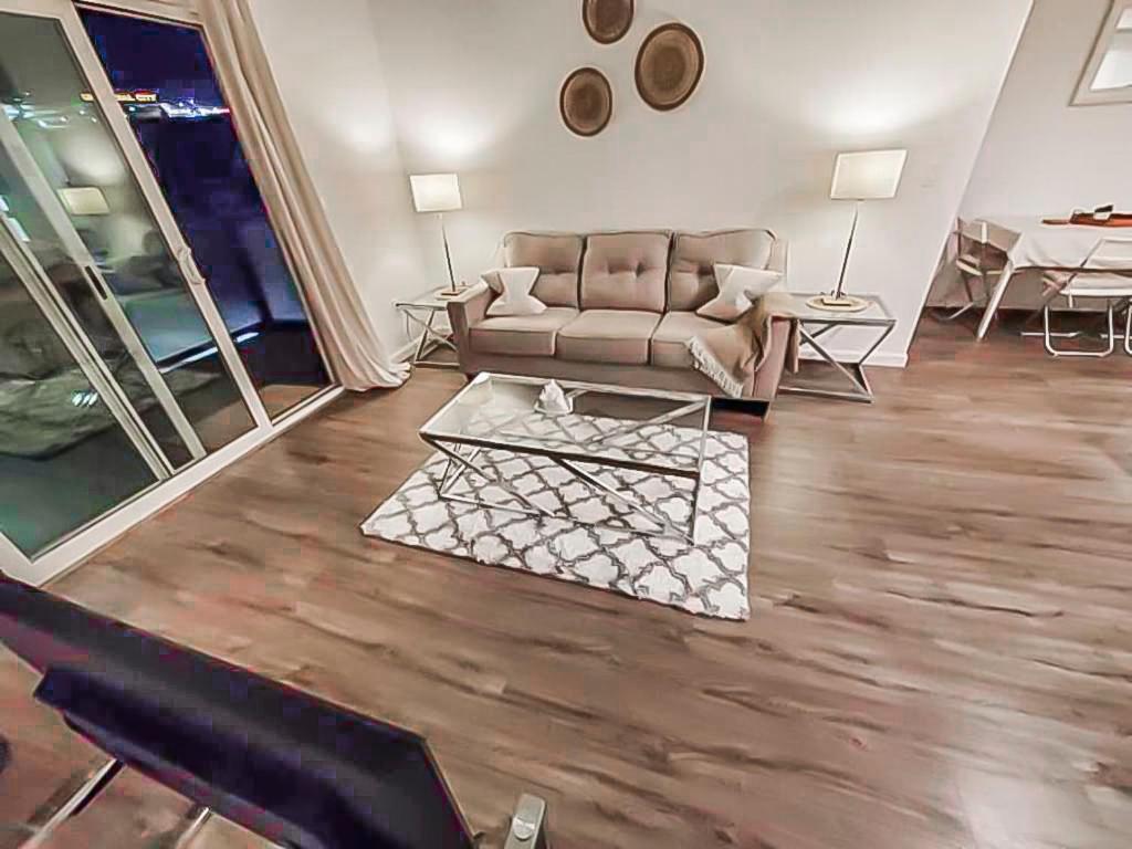 Two Bedroom At Universal Apartamento