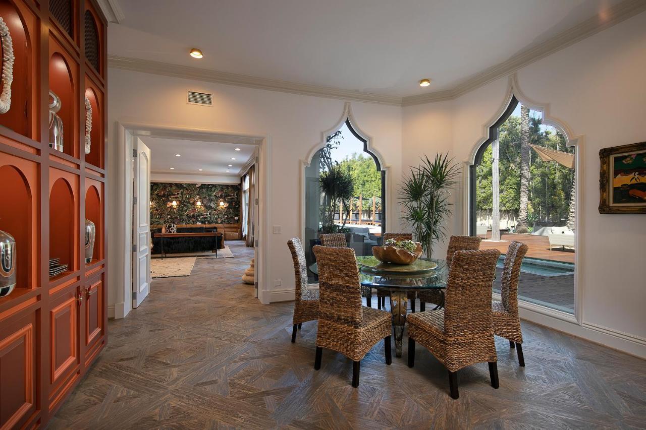 Sophisticated Grand Mansion In Prime Beverly Hills Los Angeles