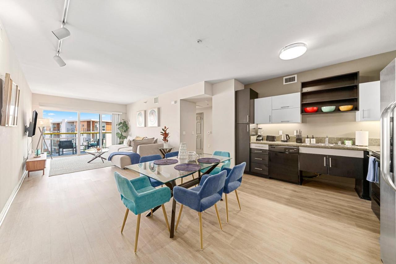 Marina View 2br Apt, Steps To W Gym, Pool & Parking Apartment