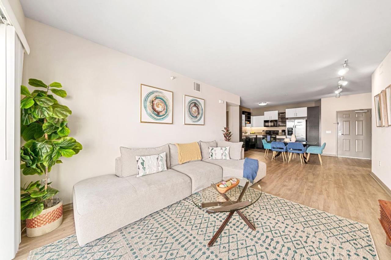 Apartment Marina View 2br Apt, Steps To W Gym, Pool & Parking *