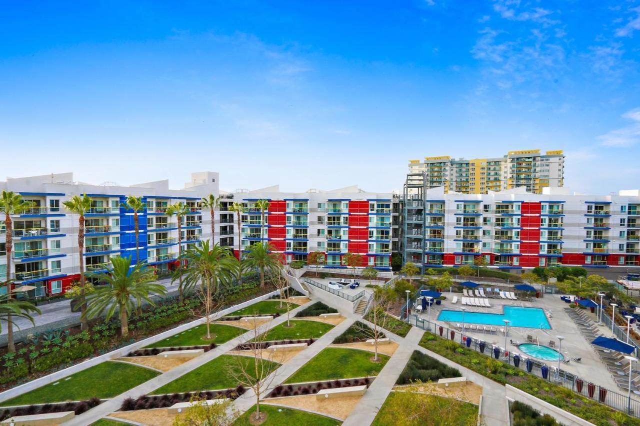 Marina View 2br Apt, Steps To W Gym, Pool & Parking Apartment