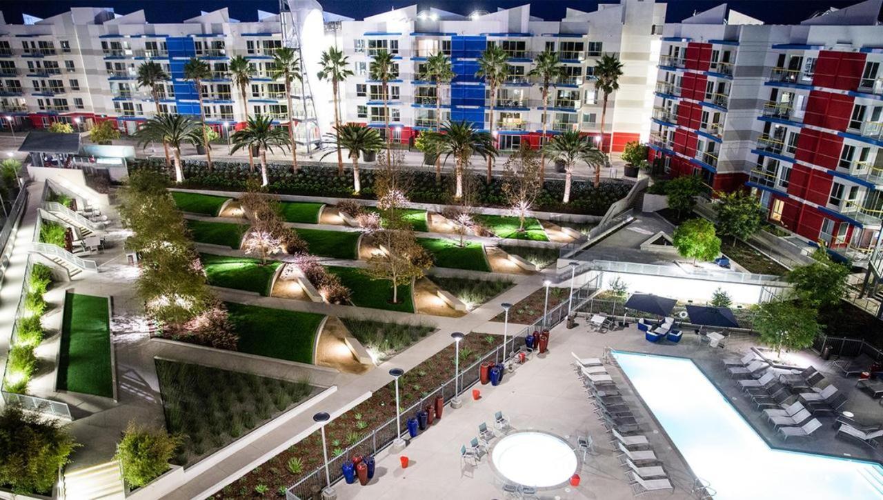 Apartment Marina View 2br Apt, Steps To W Gym, Pool & Parking *