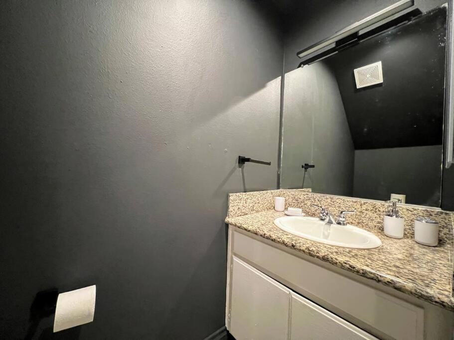 Hollywood Black Habitat Los Angeles