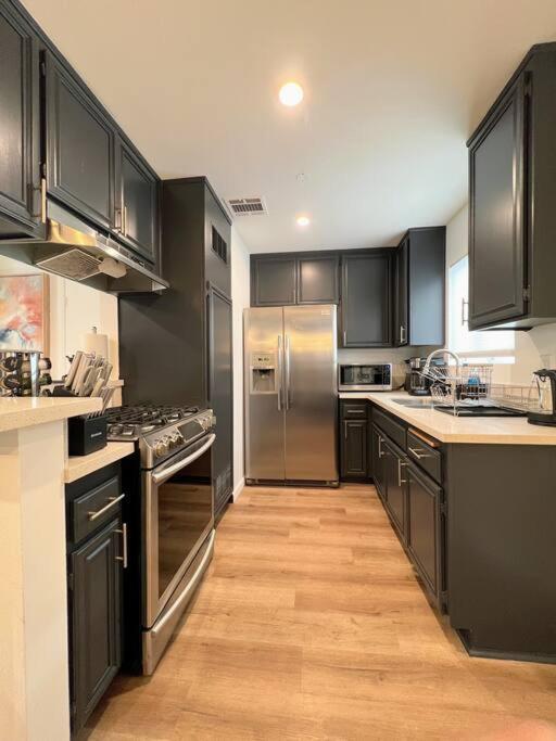 Hollywood Blue Habitat Holiday home *