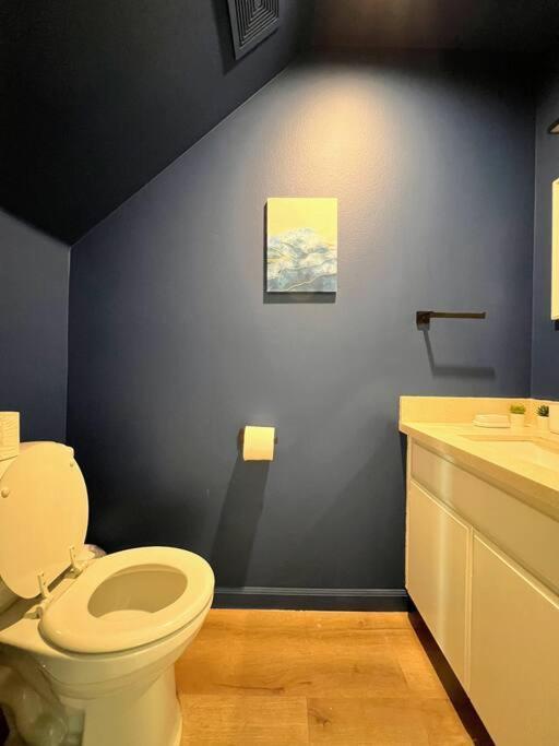 Hollywood Blue Habitat Holiday home Los Angeles