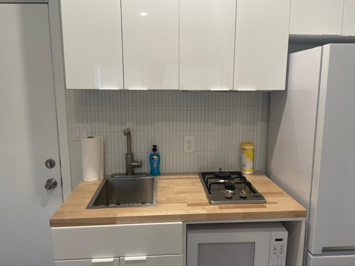 New Dtla W/private Parking Apartment *