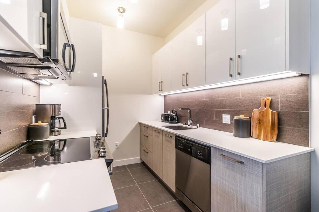 2 Bedroom With Pool And Downtown La View