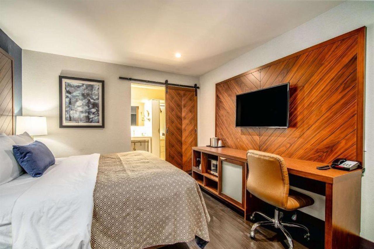 Hotel 818 + Pool, Ascend Collection By Choice Los Angeles