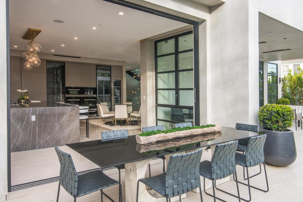 Villa Beverly Hills Majestic Modern Mansion