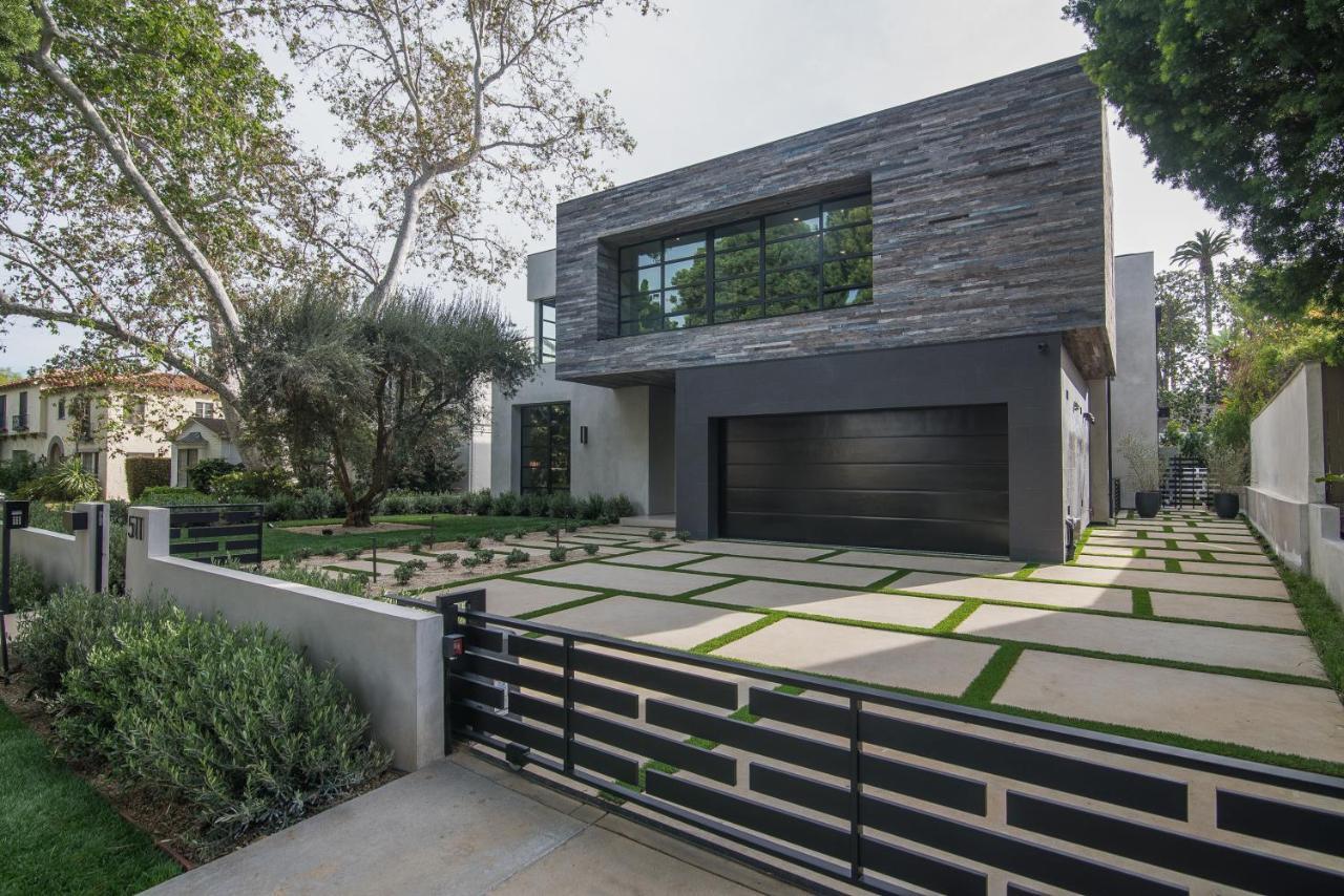 Beverly Hills Majestic Modern Mansion Villa