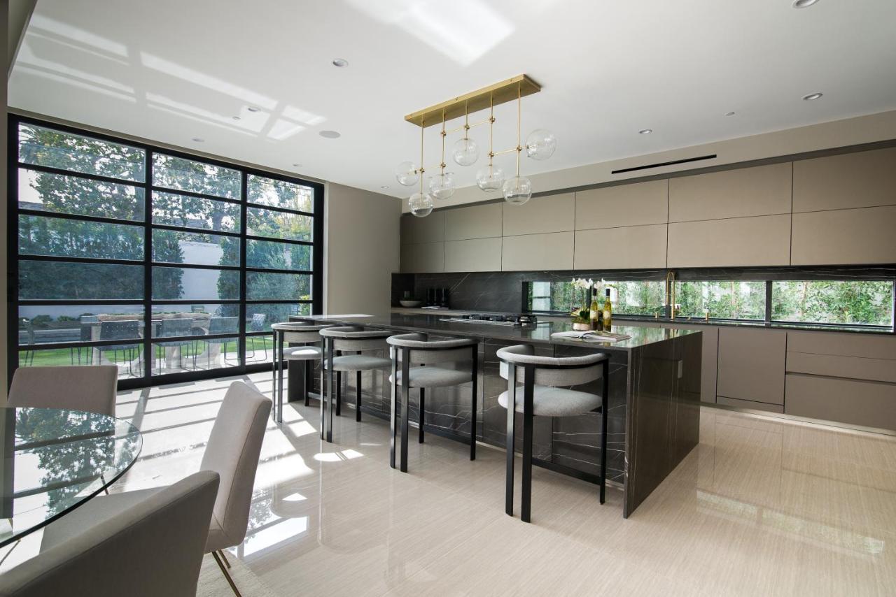 Beverly Hills Majestic Modern Mansion Villa
