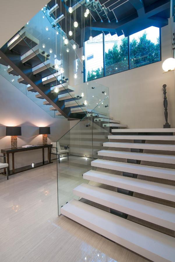 Beverly Hills Majestic Modern Mansion Los Angeles