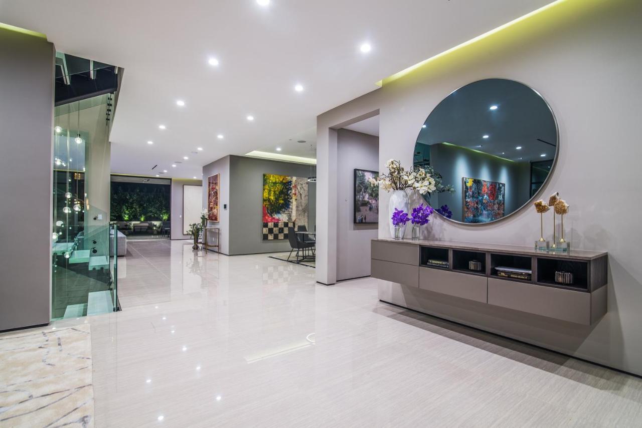 Beverly Hills Majestic Modern Mansion Villa