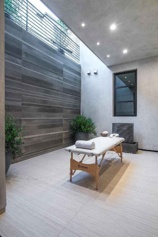 Beverly Hills Majestic Modern Mansion