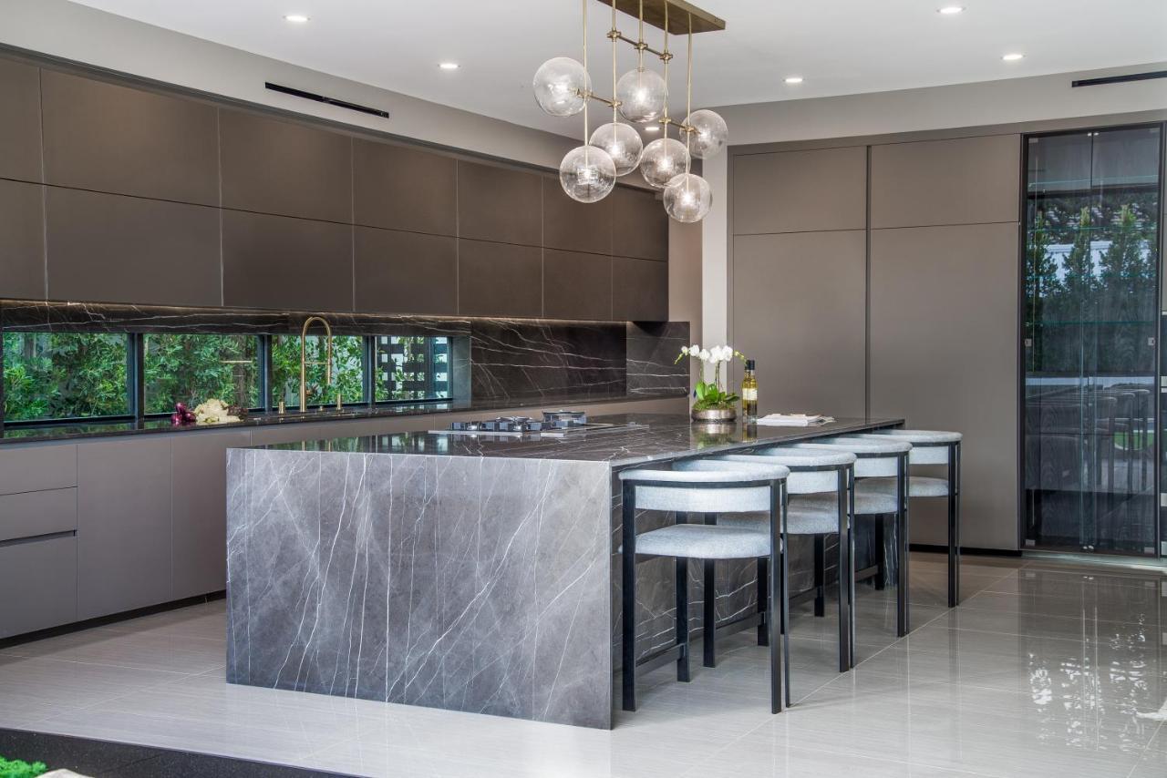 Beverly Hills Majestic Modern Mansion Los Angeles