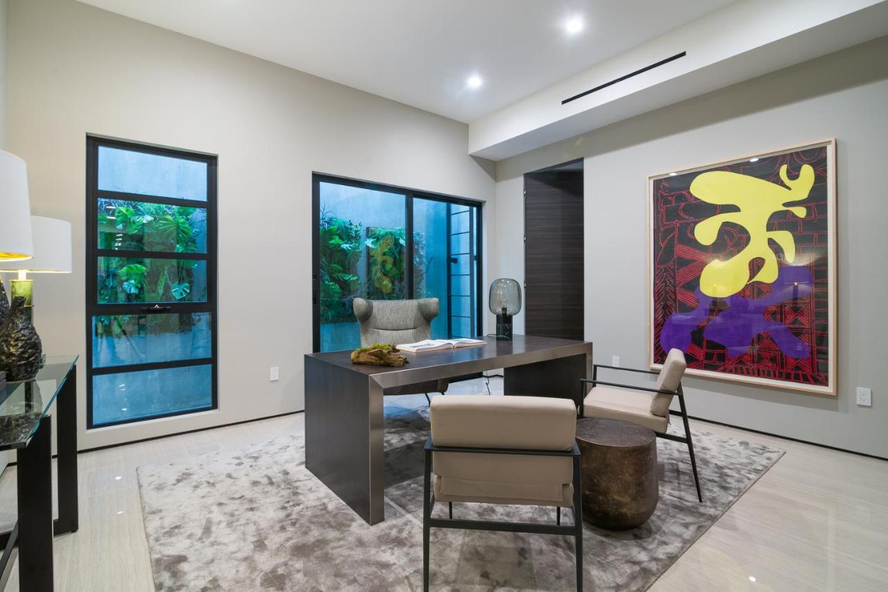 Beverly Hills Majestic Modern Mansion *