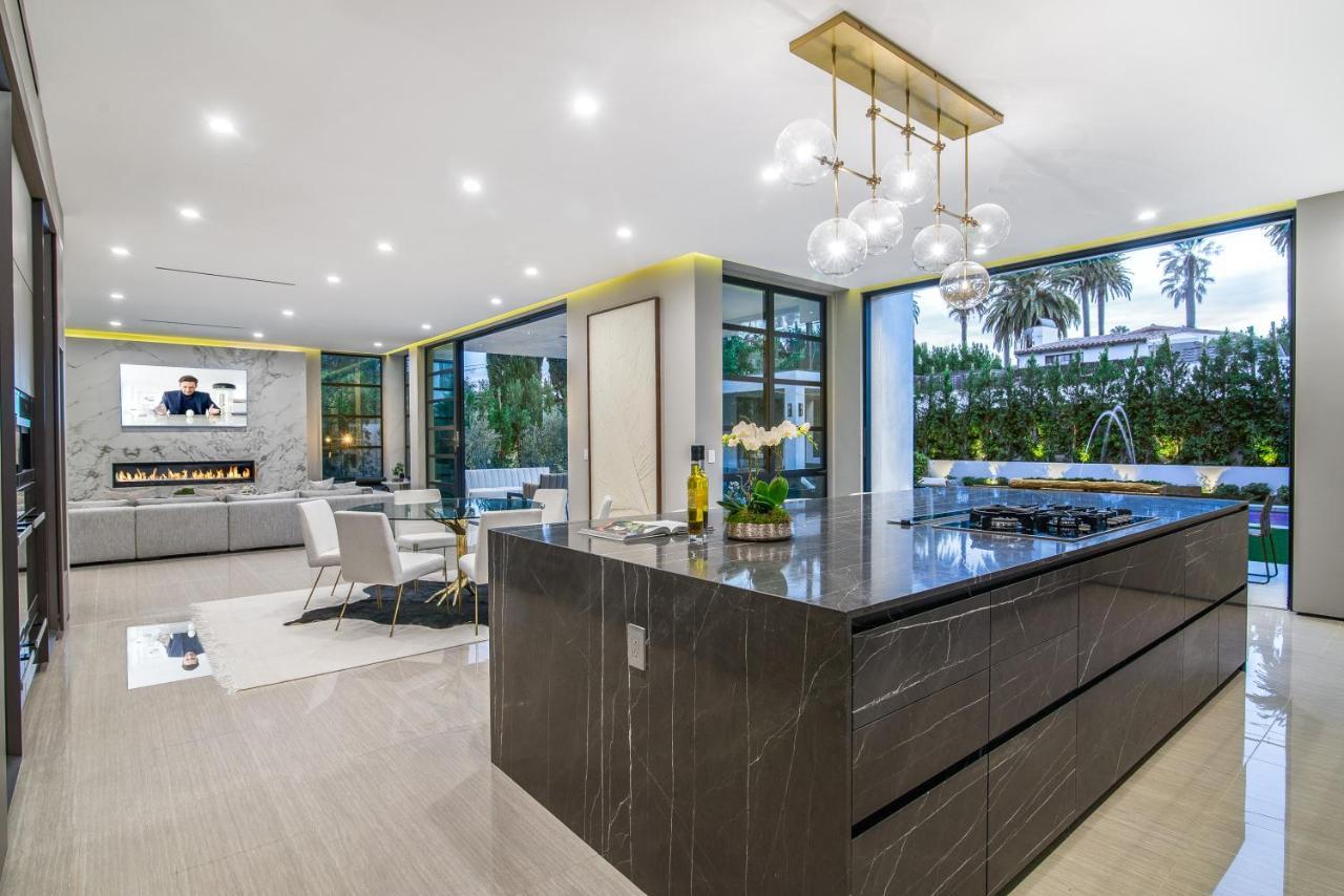 Beverly Hills Majestic Modern Mansion Villa *