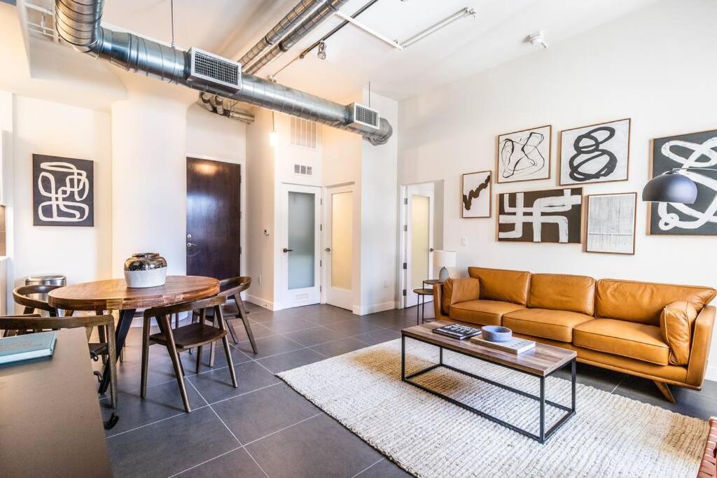 Apartment 2 Bedroom With Pool And Downtown La View Los Angeles
