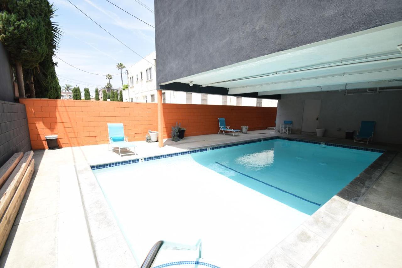 Hollywood Business Apartment