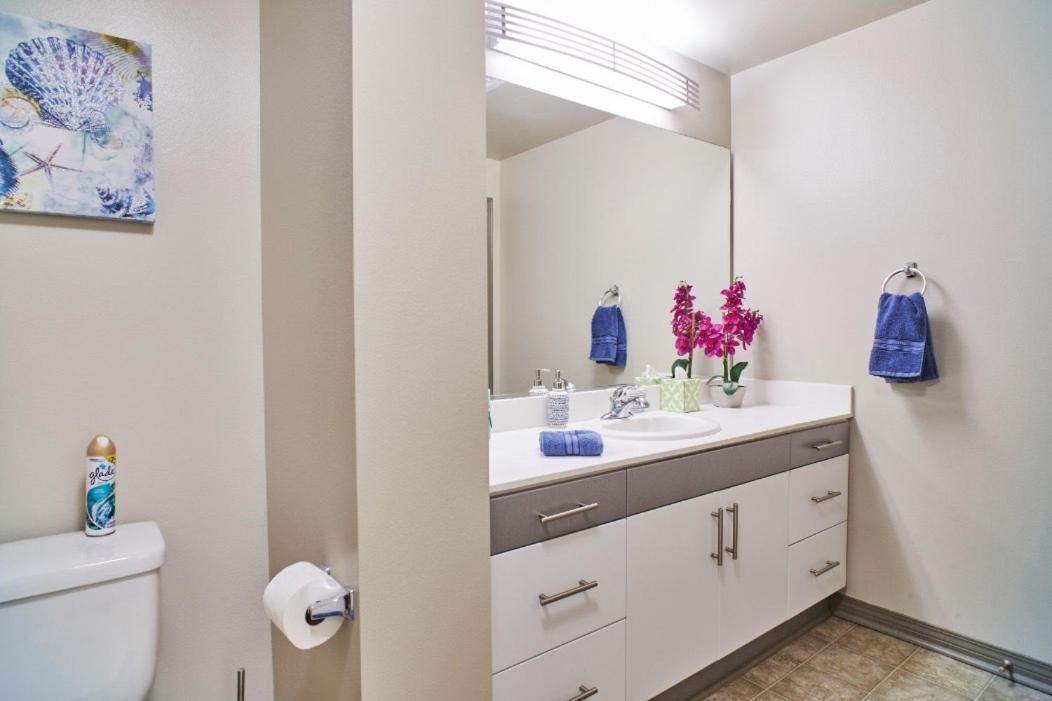 Marina View 2br Apt, Steps To W Gym, Pool & Parking Los Angeles