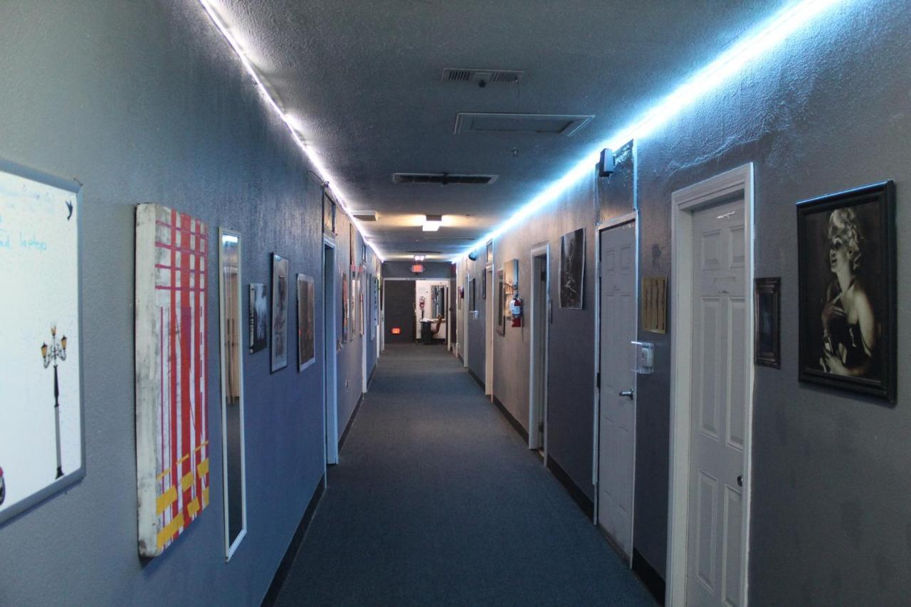 Artist Housing - Downtown Hostel