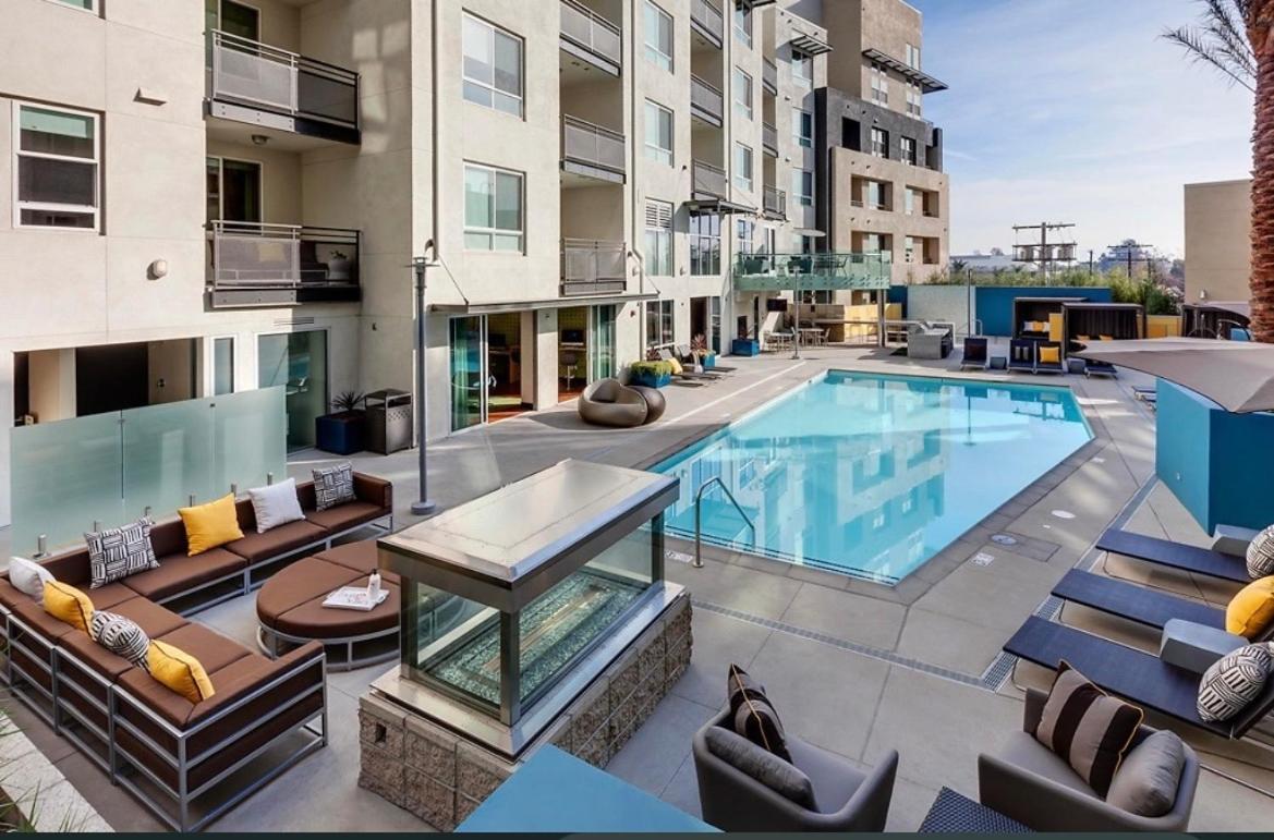 Luxury Loft 3 Beds With Pool And Gym *