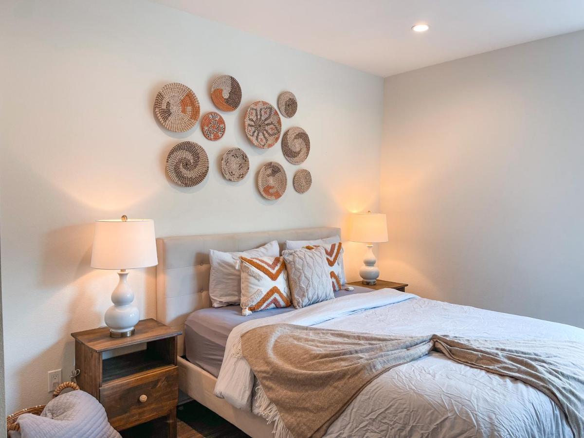 2bdr&parking 5-10min To Santa Monica Pier *