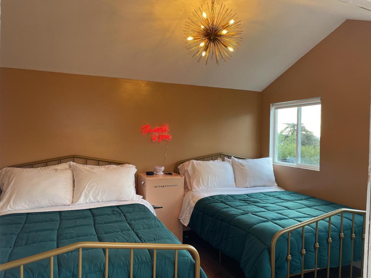Glamping Hollywood Hills - Luxury Tiny House Guest house Los Angeles