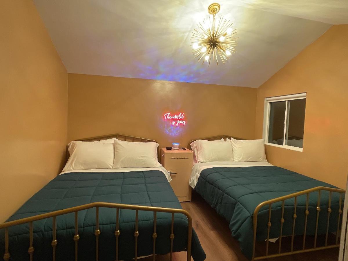 Guest house Glamping Hollywood Hills - Luxury Tiny House