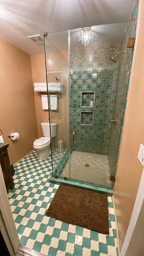 Guest house Glamping Hollywood Hills - Luxury Tiny House Los Angeles