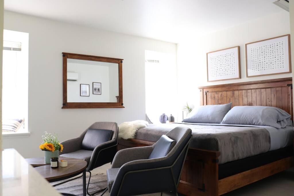 Lovely Studio On The Promenade With Parking! * Los Angeles