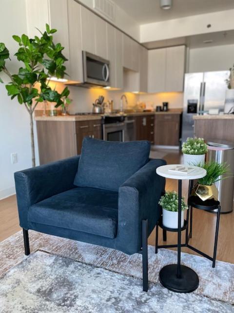 Elegant High Rise In La Wparking 5 Star View