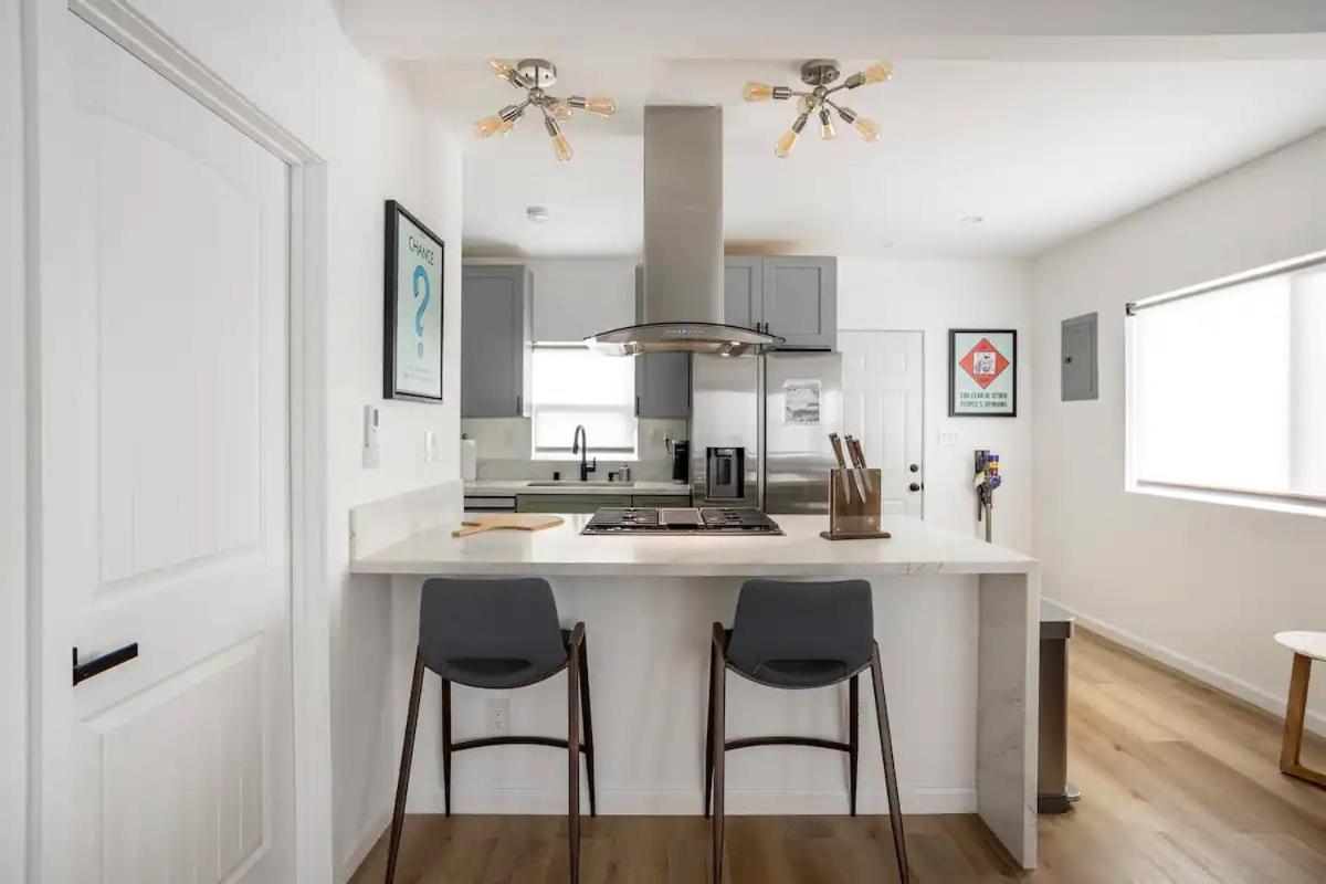 Monopoly House - Spacious 2bd 8 Min From Airport *