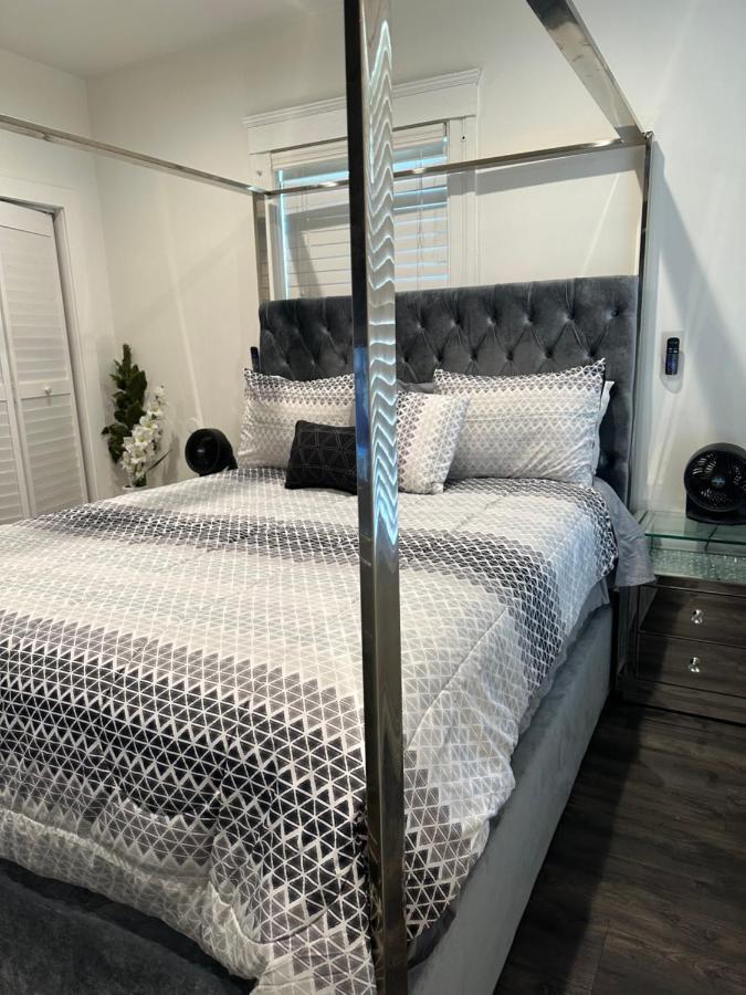 Gorgeous Dtla W/ View + Hot Tub! Holiday home