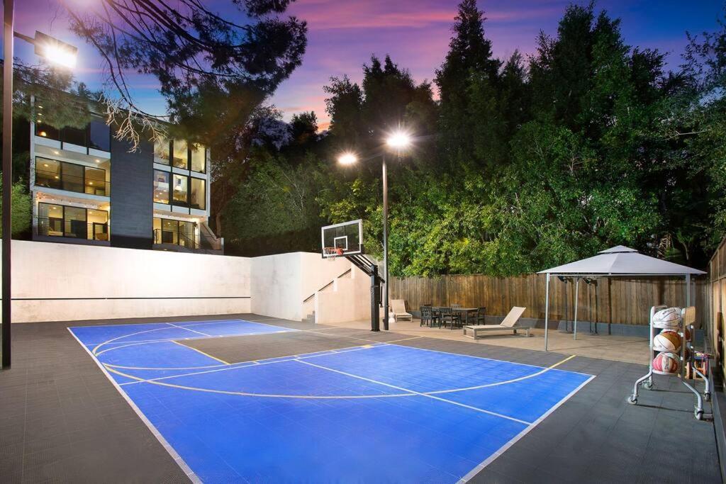 Valley Vista 5 Bedroom Los Angeles