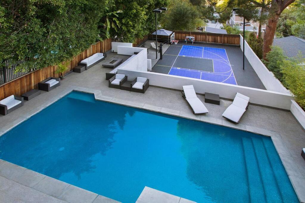 Valley Vista 5 Bedroom * Los Angeles