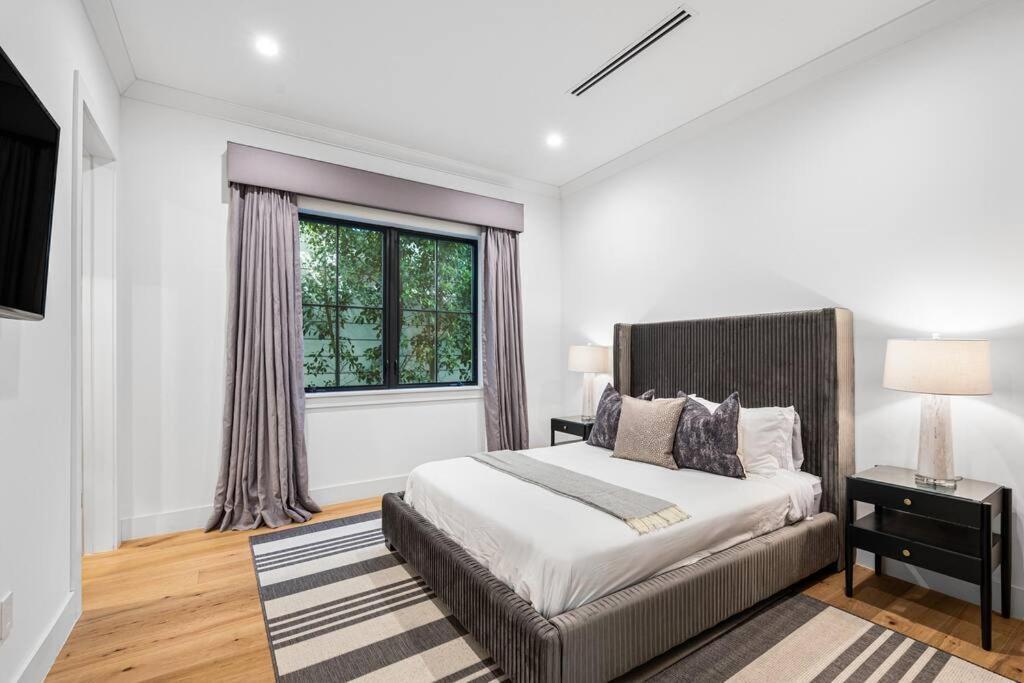 Villa 7 Bedroom Retreat Los Angeles