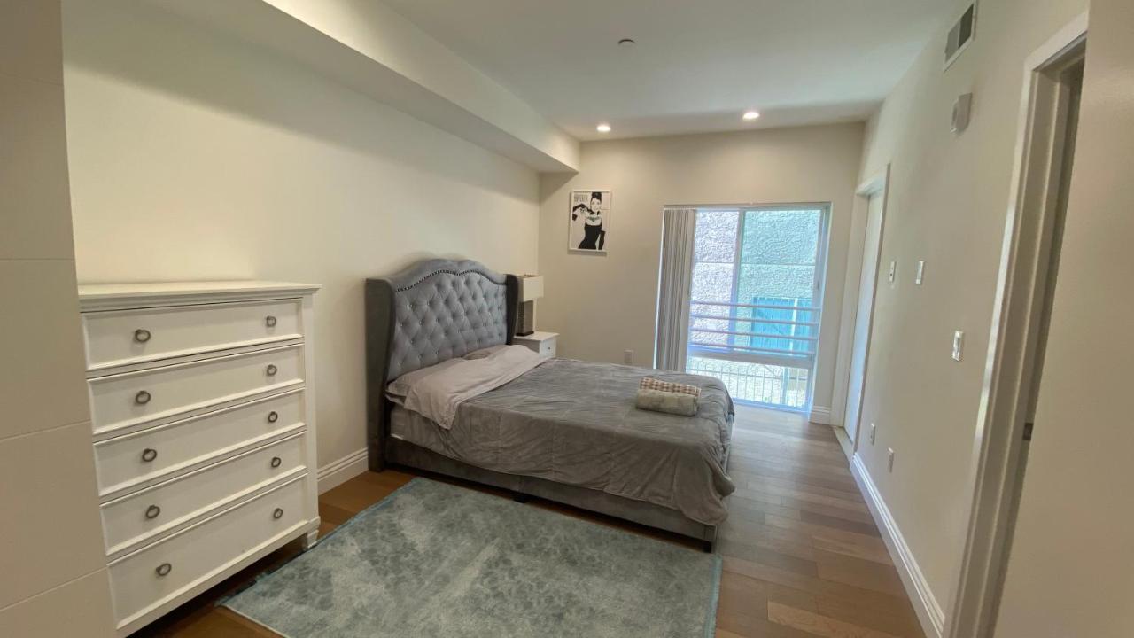 Gorgeous With Parking In Ktown La Los Angeles