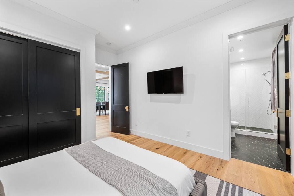 7 Bedroom Retreat Villa Los Angeles