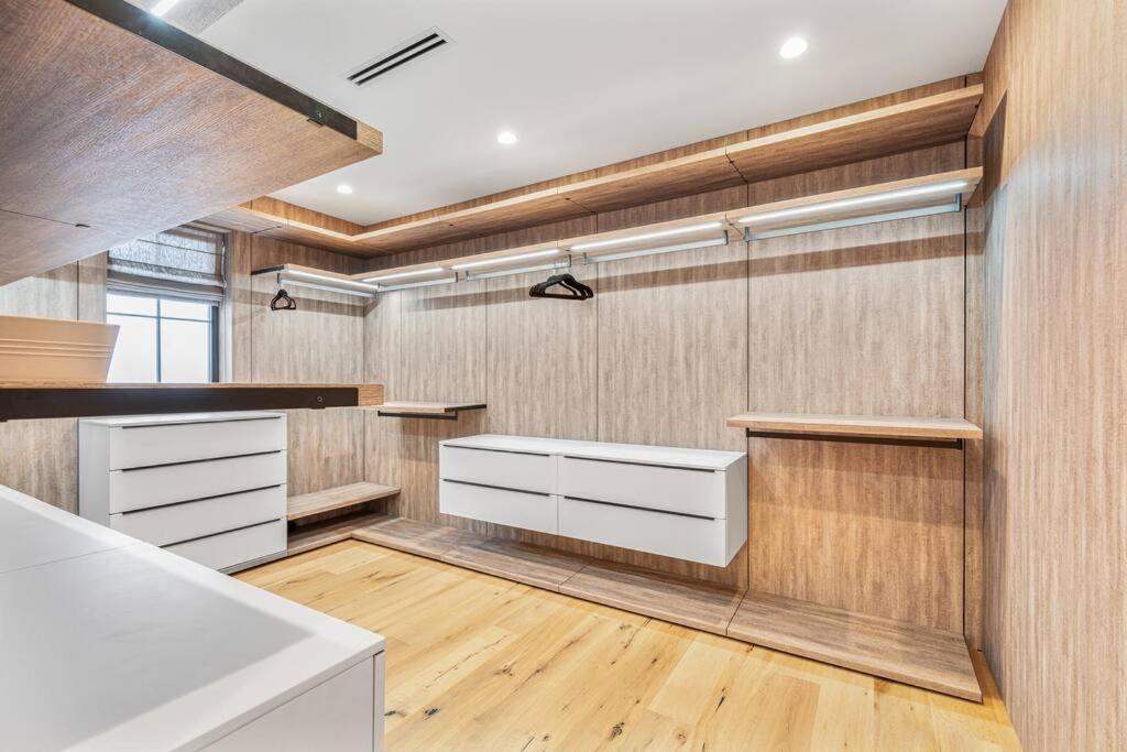 7 Bedroom Retreat Villa Los Angeles