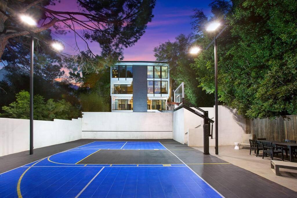 Valley Vista 5 Bedroom * Los Angeles