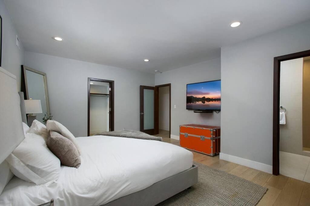 Valley Vista 5 Bedroom Los Angeles