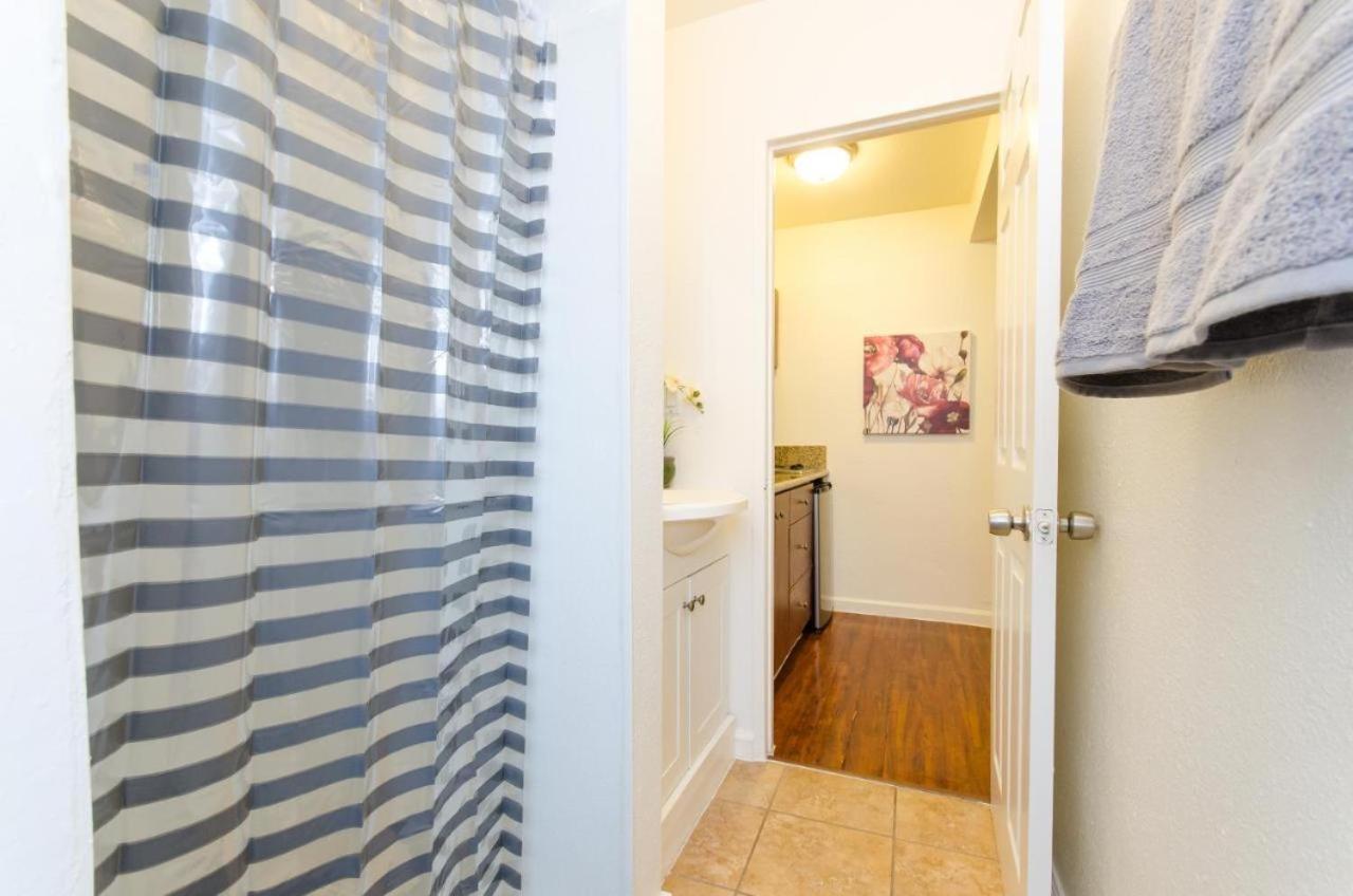 Cute Studio In The Heart Of Hollywood Apartment *