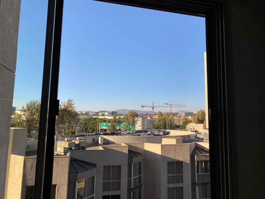 Spacious 2 Bedrooms 2 Baths. Right In Downtown La Los Angeles