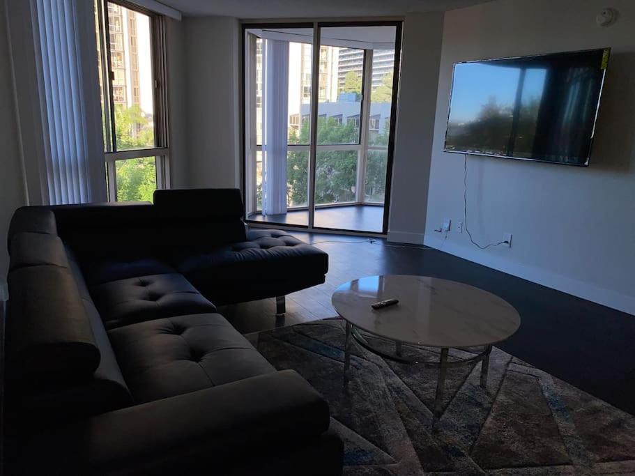 Spacious 2 Bedrooms 2 Baths. Right In Downtown La Los Angeles