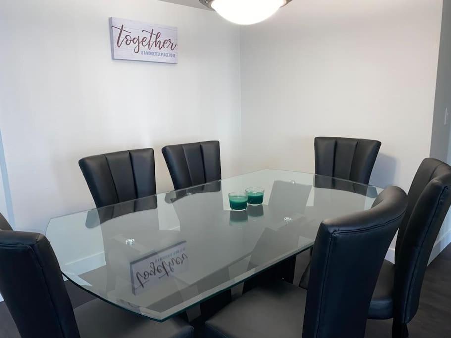 Spacious 2 Bedrooms 2 Baths. Right In Downtown La Apartment Los Angeles